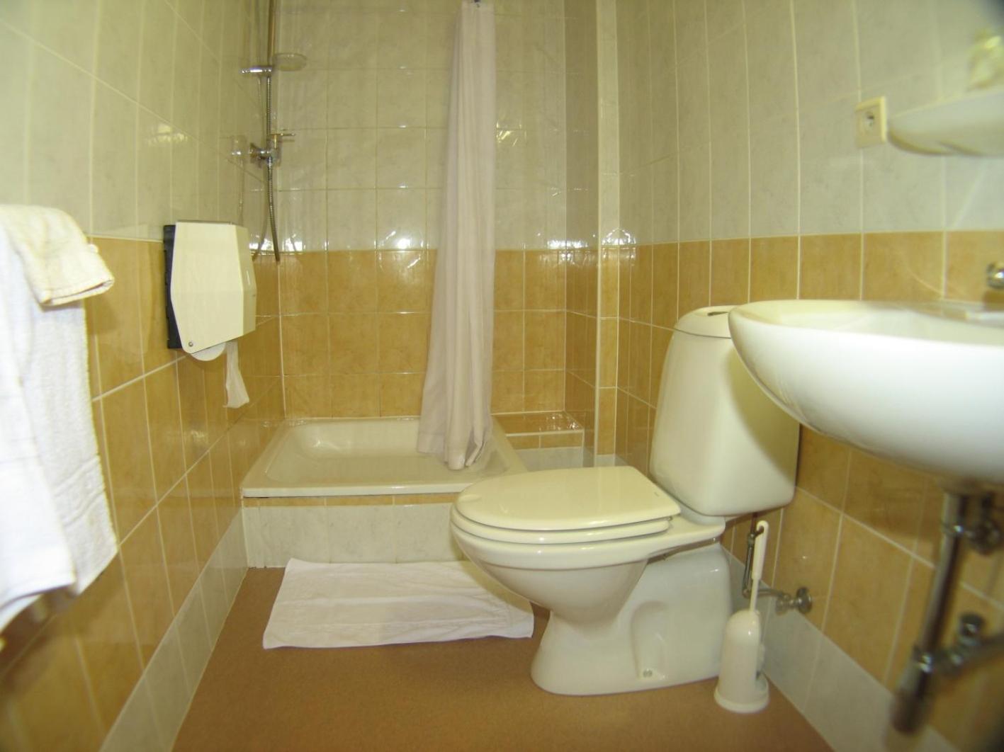 Aux Massotais Hotel